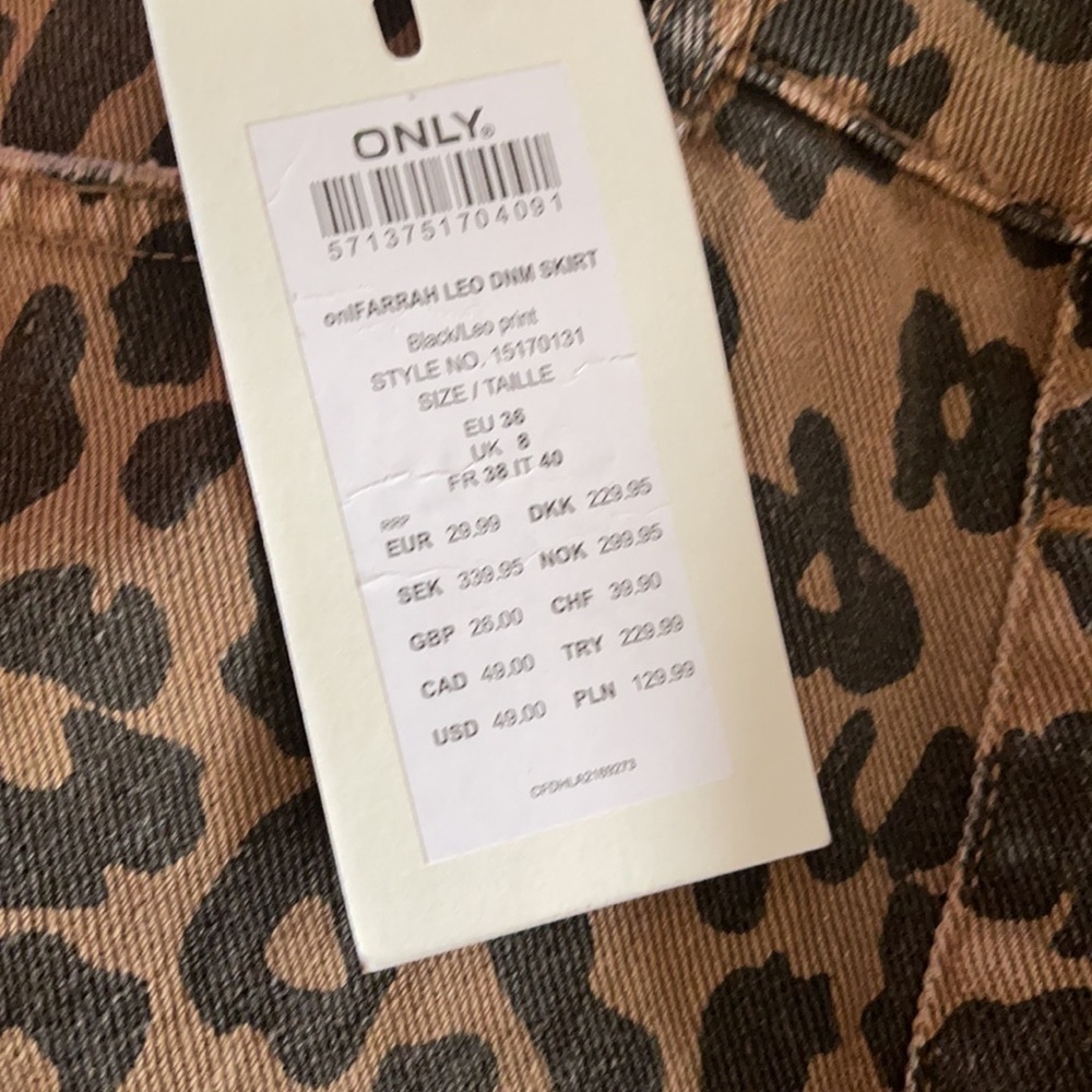 Farrah Leo Denim Leopard Midline Skirt - Picture 5 of 5